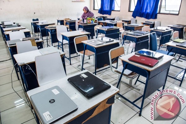  Mendikbud Ingin Makin Banyak Sekolah Gunakan UNBK