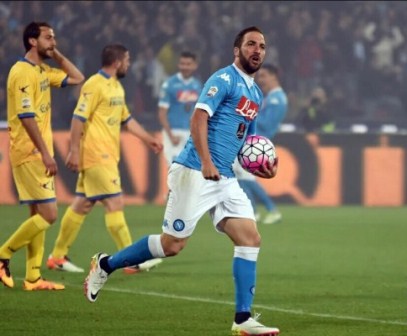  Cetak Rekor Gol, Higuain Makin Cinta Napoli