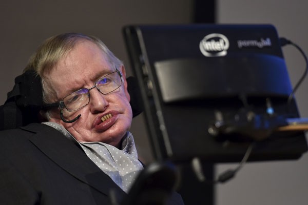  Stephen Hawking Sarankan Inggris Tetap di Uni Eropa