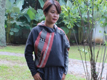  Tampil Sporty dengan Kain Tenun Indonesia
