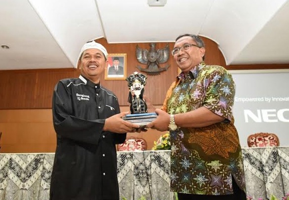  Dedi Mulyadi Berbagi Resep Pembangunan Pada Kabupaten Sukabumi