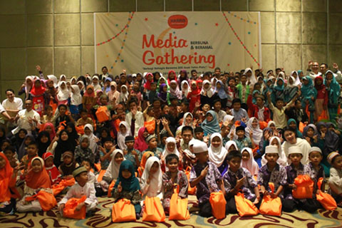  Harris Hotel &amp; Conventions Festival Citylink Bandung Berbuka Puasa Bersama 200 Anak Yatim