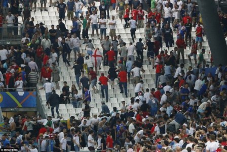  Suporter Rusia Serang Pendukung Inggris di Stadion Marseille