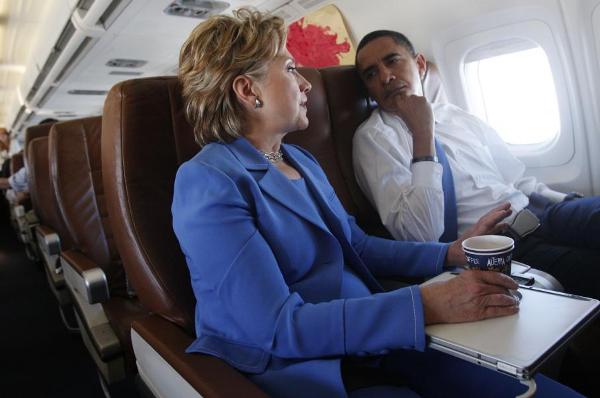  Hillary Clinton & Obama Tunda Jadwal Kampanye