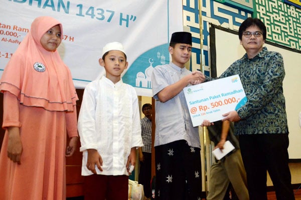  FOTO: Bio Farma Serahkan Bantuan Kepada Anak Yatim