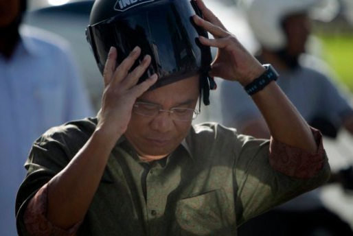  Ada-ada Saja, Perdana Menteri Kamboja Ditilang Gegara Tak Pakai Helmet