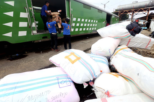  FOTO: PT KAI Sediakan 35 Gerbong Angkutan Sepeda Motor Gratis