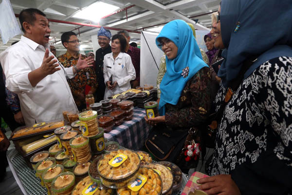  FOTO: Pasar Sore Banceuy Rangkul PKL