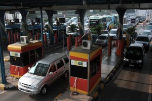  LEBARAN 2016: Arus Lalin Tol Cipularang Arah Bandung Lancar