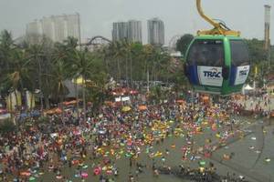  Menikmati Wahana Baru di Ancol