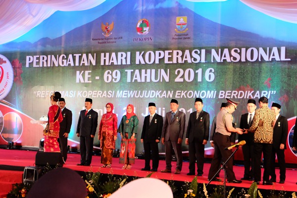  Bukalapak Raih Satyalancana Dari Jokowi