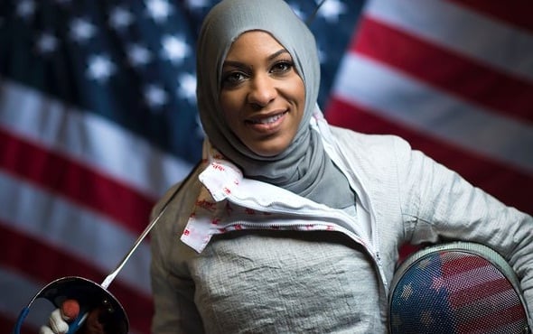  Ibtihaj Muhammad Jadi Atlet Olimpiade AS Pertama Yang Kenakan Hijab