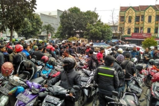  Driver Gojek di Bandung Protes Penurunan Tarif