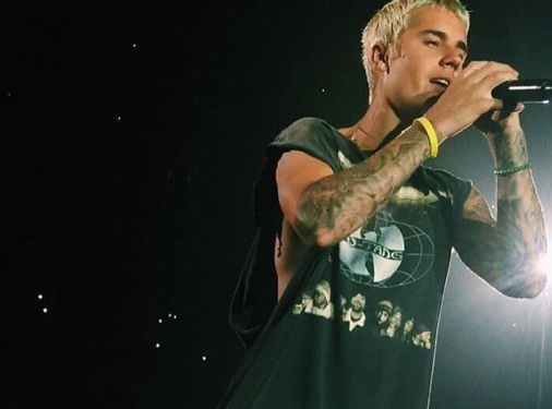  Justin Bieber Jadi Sasaran Komentar Tak Sedap Fans Selena Gomez