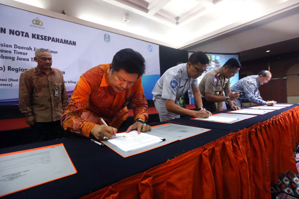  FOTO: PT Pos Indonesia Dukung Layanan e-Samsat Jatim