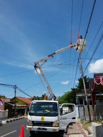  PLN Distribusi Jawa Barat Luncurkan Tim Sentuh Langsung Jaringan