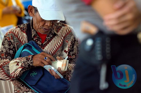  Bank di Cirebon Diminta Tidak Layani Warga Tak Punya e-KTP