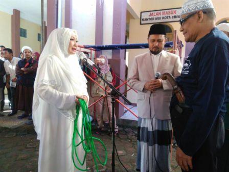  Wali Kota Cimahi Serahkan Hewan Kurban ke Masjid Agung