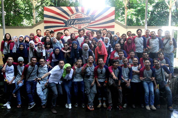  FOTO: Serunya Family Gathering Reuni 17 Tahun SMAN 14 Bandung di Tahura