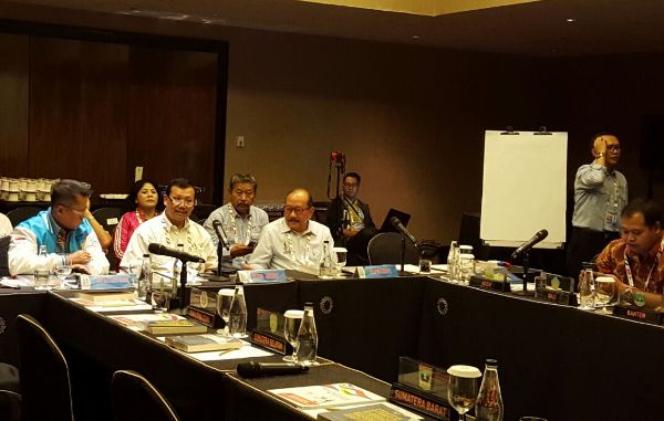  Iwa Karniwa Pimpin Rapat Keluhan 34 Kontingen PON