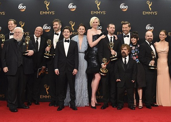  EMMY AWARDS 2016: Game of Thrones Raih Penghargaan Serial Drama Terbaik