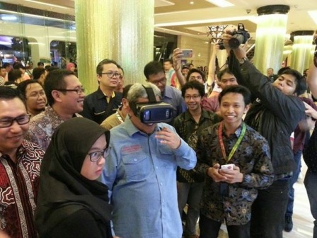  Telkom Merilis Aplikasi Virtual Reality