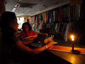 PLN Padamkan 1.467 Pelanggannya di Garut
