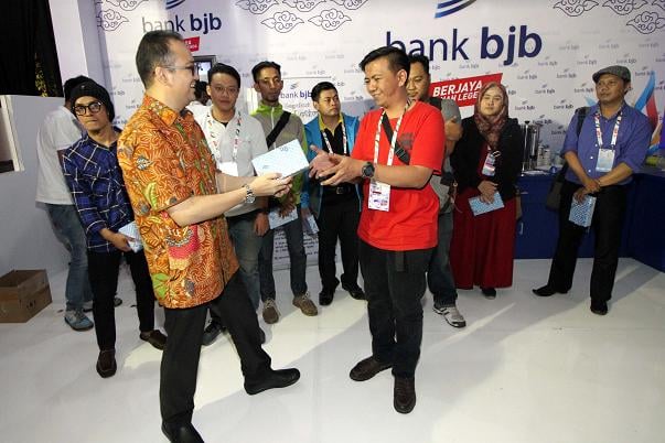  FOTO: Bank BJB Beri Penghargaan Jurnalis Peliput PON Jawa Barat