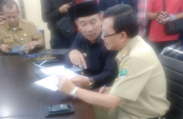  Siapkan Rp400 Juta, Iwa Karniwa Bakal Pantau Langsung Perbaikan Rumput GBLA