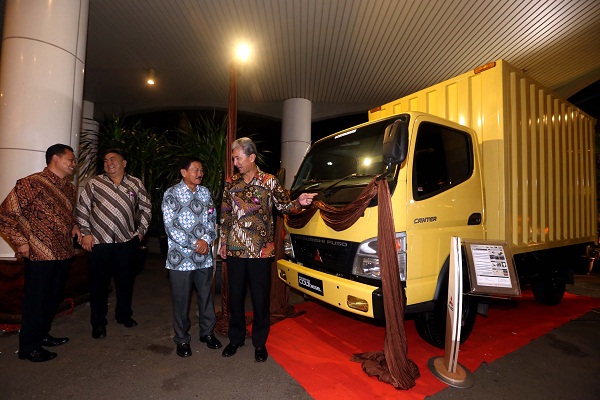  FOTO: Mitsubishi Fuso Kuasai 71,8% Pasar Bandung