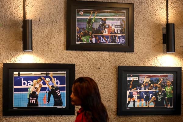  FOTO: Pameran 10 Foto Terbaik Cabor Bola Voli Indoor PON Jabar