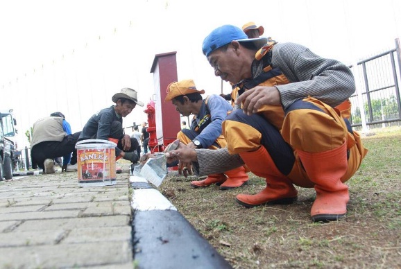  Walhi Kritisi Perbaikan Gorong-gorong & Trotoar di Kota Bandung saat Musim Hujan