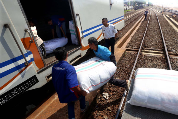  FOTO: 2017, PT KAI Targetkan Pendapatan Layanan Kereta Barang Capai Rp6,3 Triliun