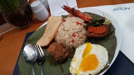  Aston Cirebon Luncurkan Menu Nasi Goreng Jamblang