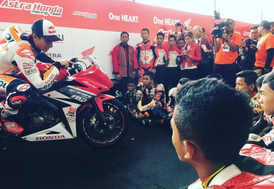  Marc Marquez Bagi-bagi Tips Balapan di Sirkuit Sentul