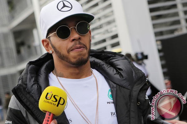  Lewis Hamilton Juarai GP Meksiko