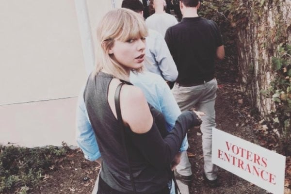  Taylor Swift , Tyra Banks & Madonna Pamer Selfie di Pilpres AS