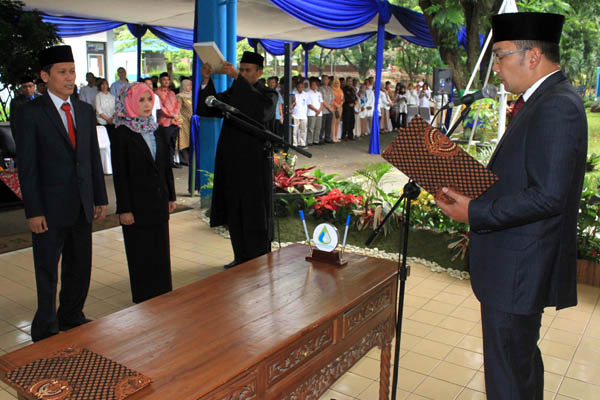 FOTO: Pelantikan Direktur Umum dan Direktur Air Limbah PDAM Tirtawening Kota Bandung