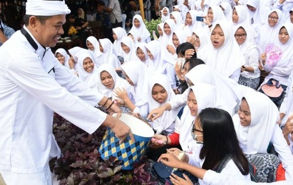  Siswa Di Purwakarta Belajar Tenun Baduy