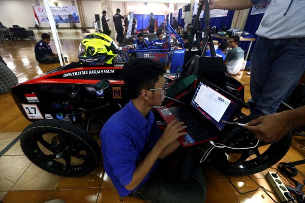  FOTO: 19 Kampus Teknik se-Indonesia Ikuti Kompetisi Mobil Listrik di Polban