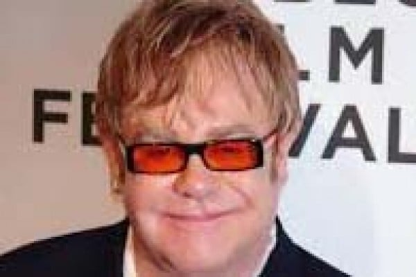  Elton John Ogah Tampil di Pelantikan Donald Trump