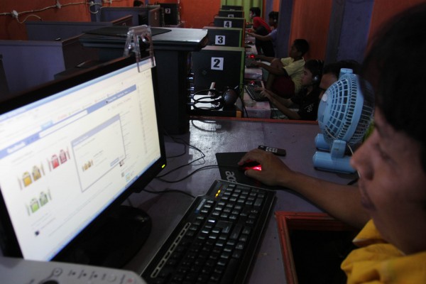  Pemkab Indramayu Wajibkan Warung Internet Miliki Izin Gangguan