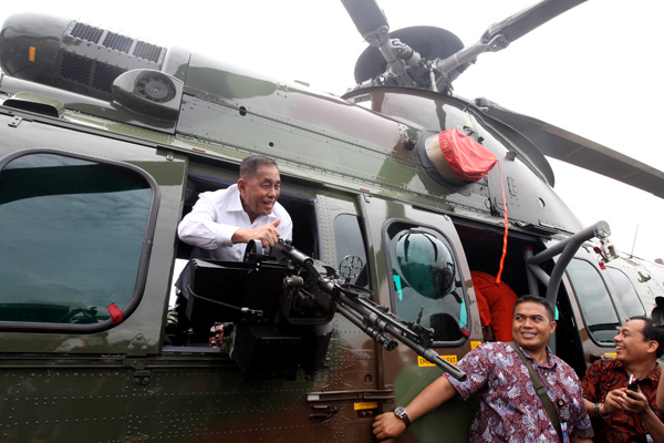  FOTO: Menhan Terima 2 Unit Helikopter Tempur dari PT DI