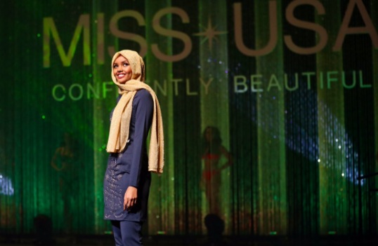  Halima Aden, Perempuan Berhijab Pertama di Miss Minnesota Amerika