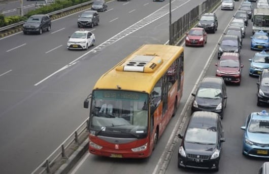  Ahok Janjikan Gaji 3,5 Kali UMP Untuk Sopir Transjakarta