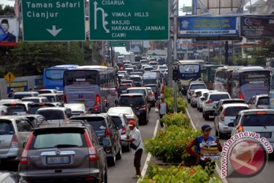  Kawasan Puncak Macet, Pengendara Beralih ke Bogor
