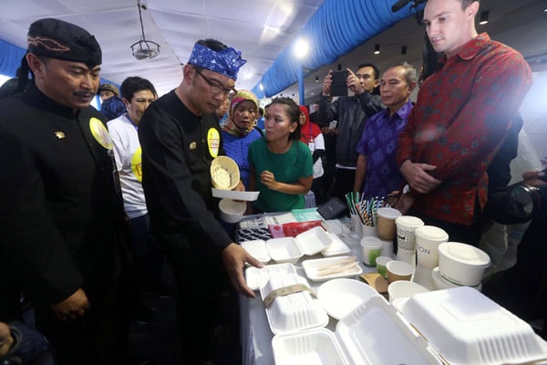  FOTO: Pemkot Bandung Sosialisasi Larangan Kemasan Styrofoam di BIP