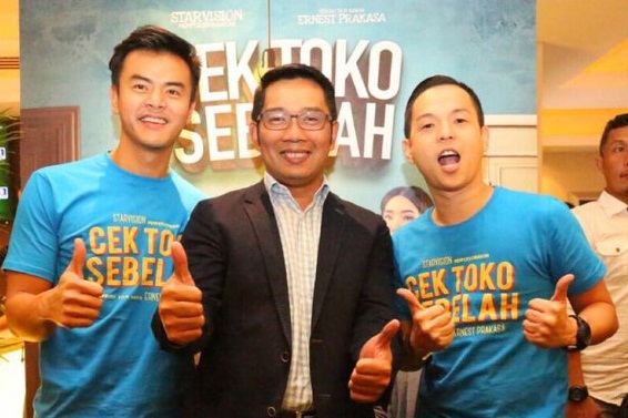  Dukung Ekonomi Kreatif, Ridwan Kamil Nobar Film Cek Toko Sebelah