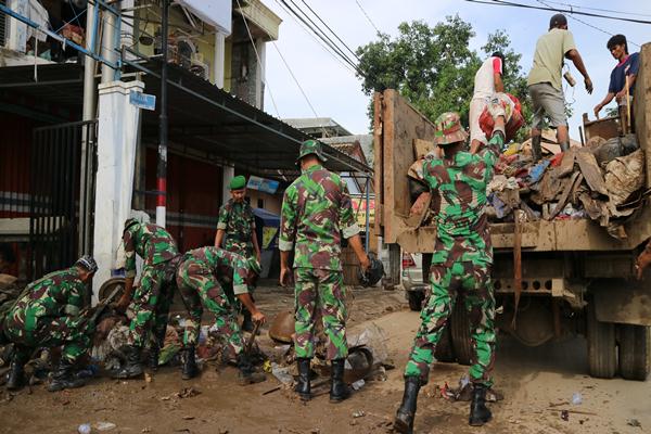  Banjir Bima: Proses Pembersihan Capai 65%