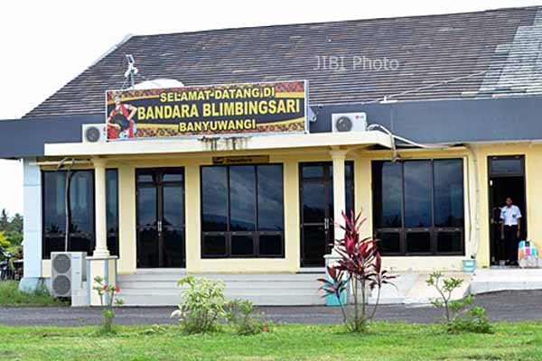  Pesawat Latih Terbakar, Penerbangan di Bandara Blimbingsari Terganggu